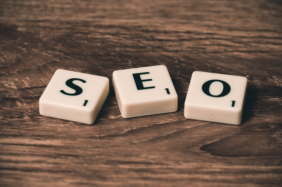 SEO avec des lettres de Scrabble